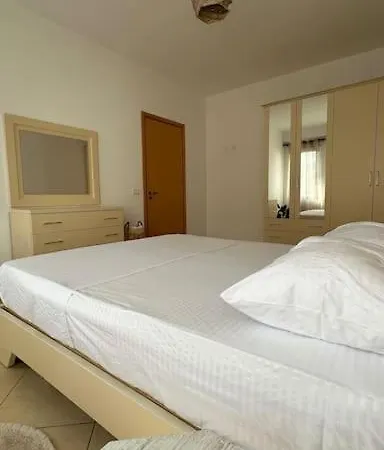 Sea La Vie Apartment *